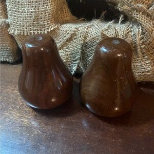 Elegant Vintage Collectible Dark Brown Wooden Salt & Pepper Shaker Set